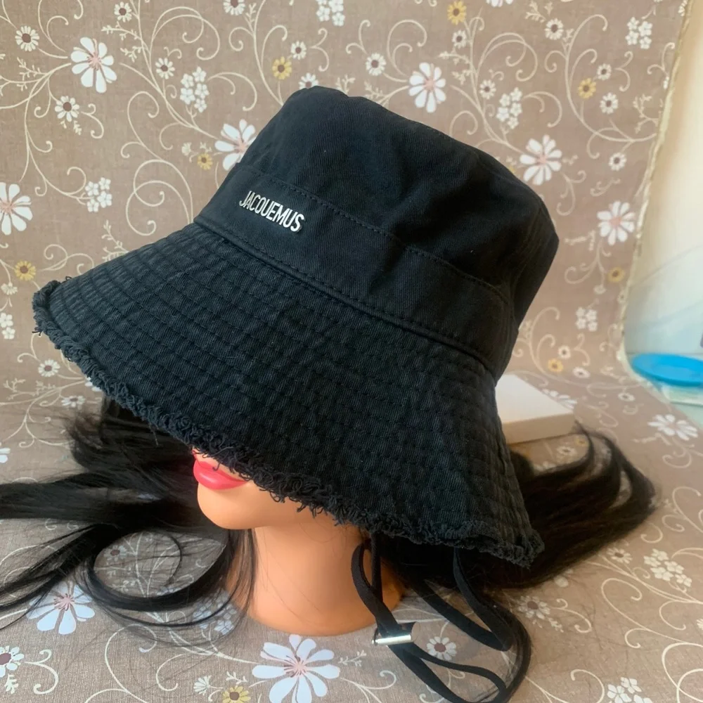 Jacquemus hat - Picture 1 of 7